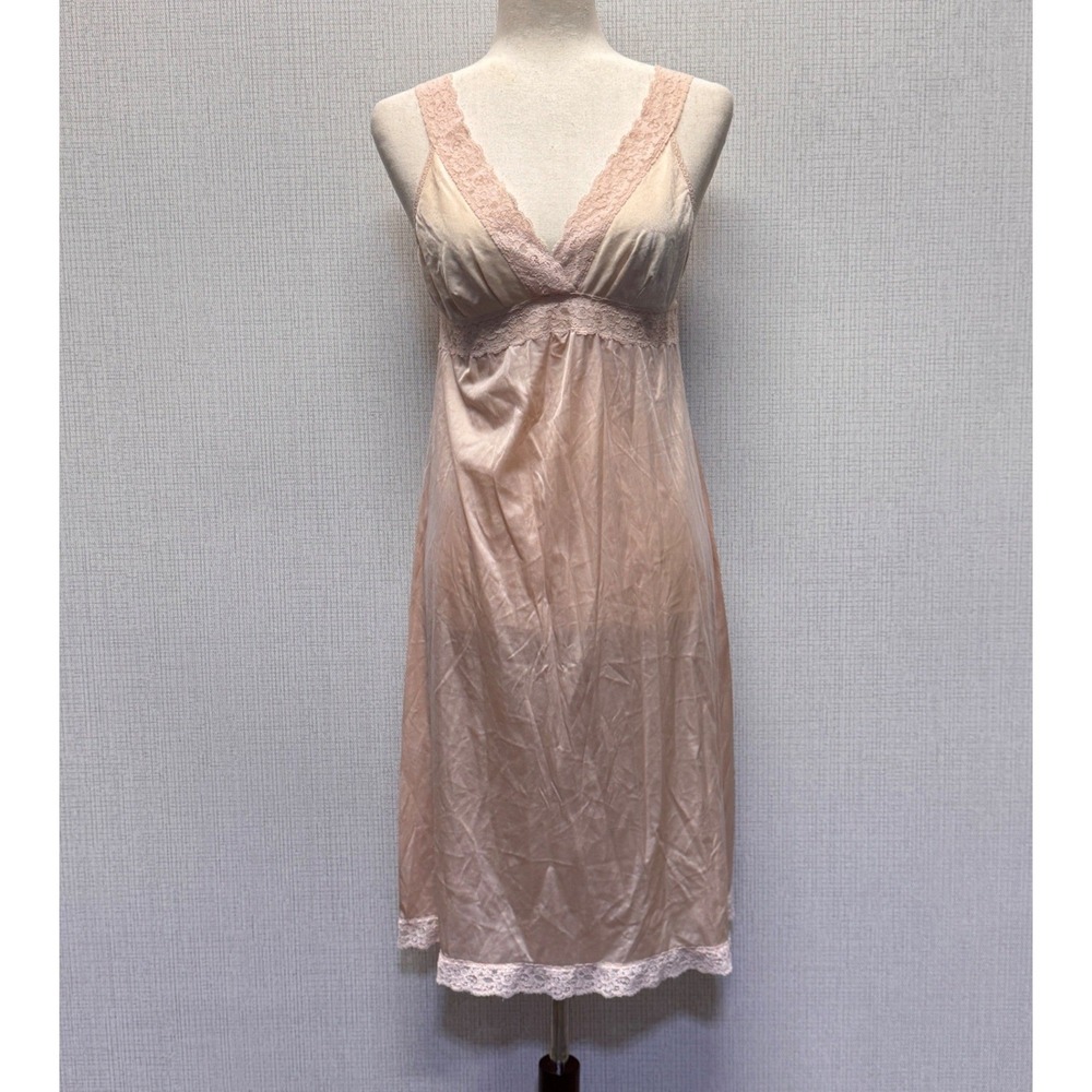 Vassarette Full Slip Womens 38 Peach Pink Lace Trim Vintage Coquette Balletcore